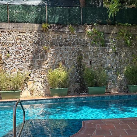 Logis Hotel Restaurant Grand Hotel De Lyon Vals-les-Bains Exterior foto