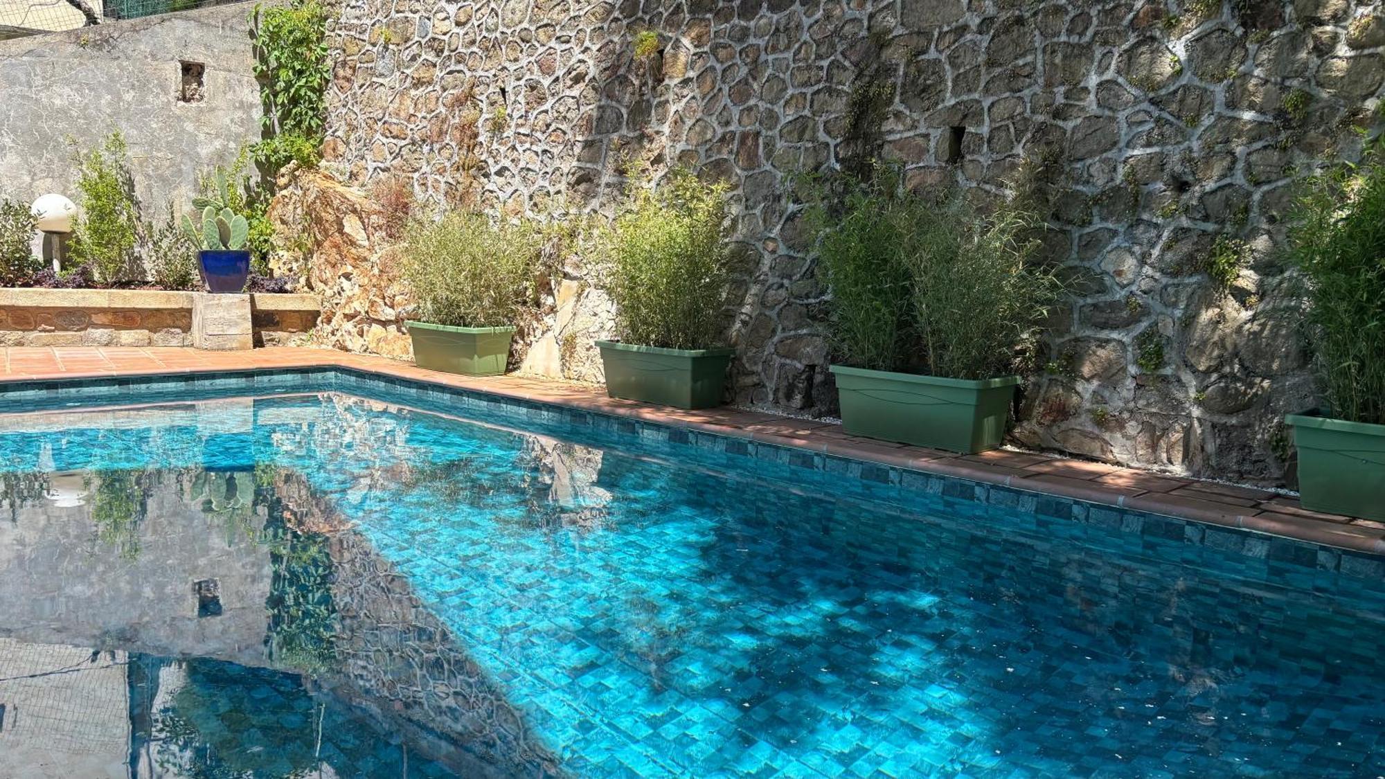 Logis Hotel Restaurant Grand Hotel De Lyon Vals-les-Bains Exterior foto